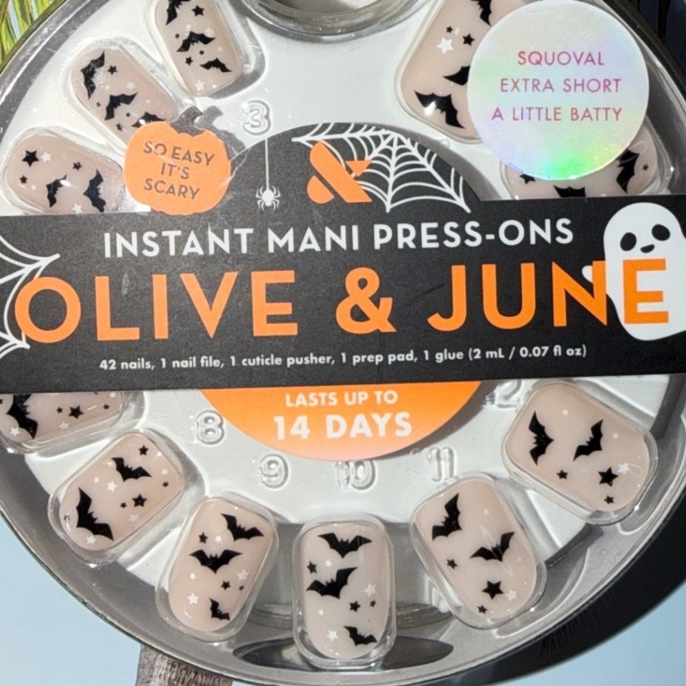 Olive & June A Little Batty Halloween Press On Nails Extra Short Squoval 42ct